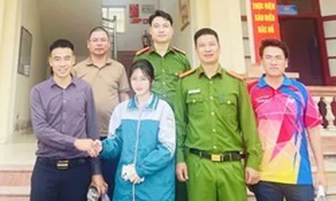 Tài khoản nữ sinh SN 2010 có giao dịch 499.900.000 đồng: Công an mời người đàn ông SN 1982 lên làm việc