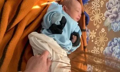 Phát hiện bé sơ sinh bị bỏ rơi trong rẫy cà phê ở Gia Lai