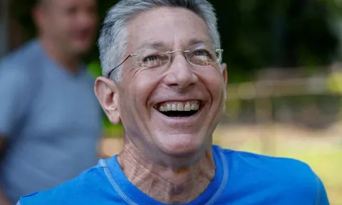 Người đàn ông giữ hơn 600 kỷ lục Guinness là ai mà khiến cả thế giới kinh ngạc?