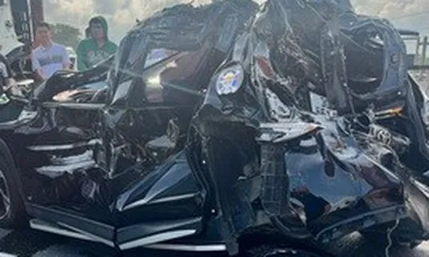 Hiện trường kinh hoàng vụ tai nạn liên hoàn 6 xe trên cao tốc, có xe bị vò nát