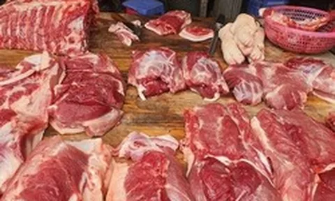 Mẹo "xương máu" phân biệt thịt lợn tươi - ôi, người bán không bao giờ qua mắt được bạn