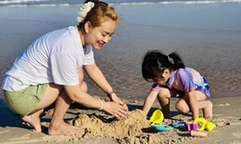 Mẹ đơn thân có 2 con riêng ngoại hình giản dị nhưng nam ca sĩ Việt vẫn si mê suốt 15 năm