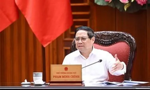 Thủ tướng: Không để thiếu nguồn cung xăng dầu; khẩn trương xây dựng kho dự trữ chiến lược