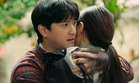 Đôi mắt trợn trừng đáng sợ của Huỳnh Anh