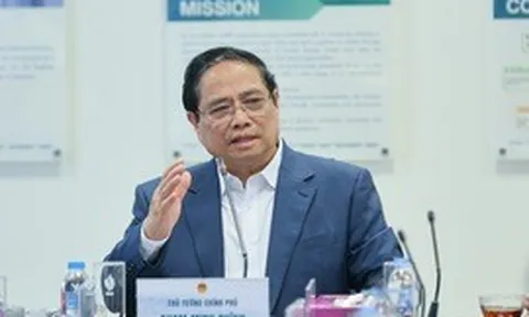 Thủ tướng làm việc tại Nhà máy Lọc hóa dầu Nghi Sơn và khảo sát địa điểm xây dựng kho dầu chiến lược