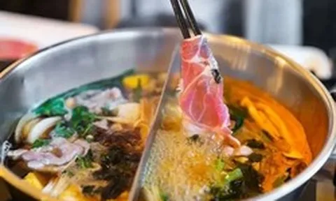 Cô gái 26 tuổi tử vong sau khi ăn lẩu, bác sĩ cảnh báo việc nhiều người hay làm