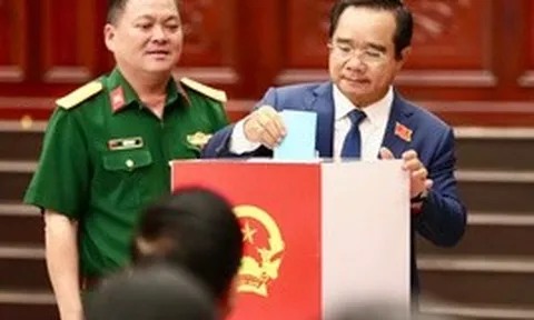 7 Phó Chủ tịch và 17 Ủy viên UBND TPHCM nhiệm kỳ mới