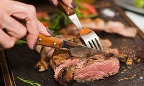 2 kiểu ăn phổ biến khiến thận “kêu cứu”: Bác sĩ cảnh báo