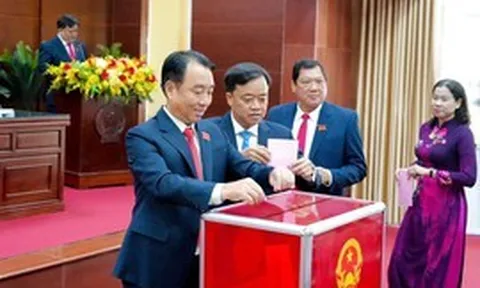 Chủ tịch HĐND, Chủ tịch UBND tỉnh Cà Mau tái đắc cử