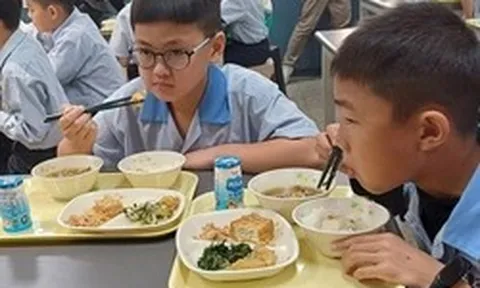 Phụ huynh Hà Nội tranh cãi "nảy lửa" vì một vấn đề sau vụ 300 tấn thịt lợn bẩn: Tưởng đơn giản mà cũng phức tạp lắm!