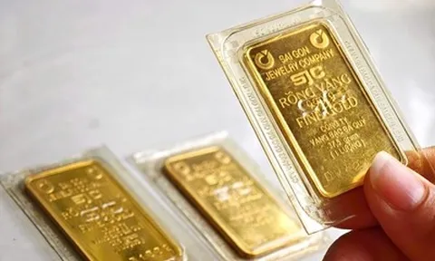 Giá vàng tăng hơn 80% sau một năm