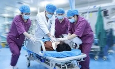 Cô gái 26 tuổi đau họng vào viện nhưng 1 tiếng sau qua đời, bác sĩ cảnh báo: “Đừng xem nhẹ biểu hiện giống cảm cúm, viêm họng”