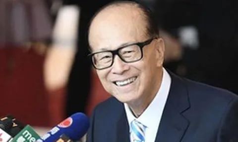 Tỷ phú Lý Gia Thành nói thẳng: Người “nghèo kiết xác” vì mắc 1 lỗi, trong khi người giàu lại rất tỉnh táo khi làm điều này!