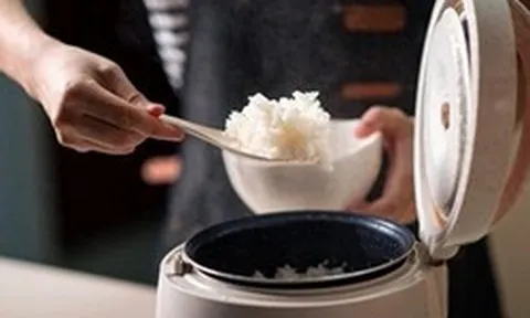 Tại sao nồi cơm điện không nên giữ ấm quá 4 tiếng?