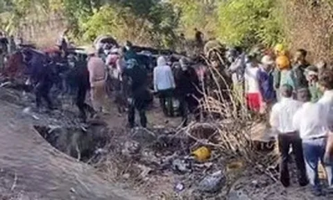 Xe khách lao xuống vực ở Lâm Đồng, nhiều người thương vong