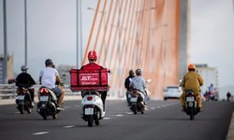 Nắng nóng, giao mùa thúc đẩy nhu cầu gửi hàng cá nhân tiện lợi