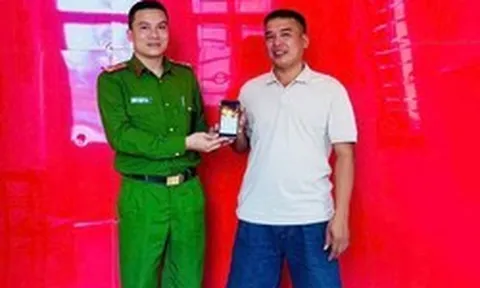 Sau khi chuyển khoản thành công 600.000.000 đồng, người đàn ông từ Khánh Hoà ra Nghệ An để trình báo công an xã