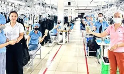 Một công ty ở Đà Nẵng chi hơn 2 tỉ đồng hỗ trợ tiền xăng cho công nhân