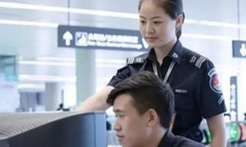 Phát hiện nhiều người chi 158 triệu để “chạy” công việc trực tàu lương 9 triệu, trực đêm liên tục: Cảnh sát vào cuộc