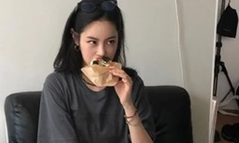 Ở nhà tập thể cơ quan, trả nợ gần 1 tỷ xây nhà cho bố mẹ, 30 tuổi trắng tay, dân mạng: "Rồi có được thừa kế không?"