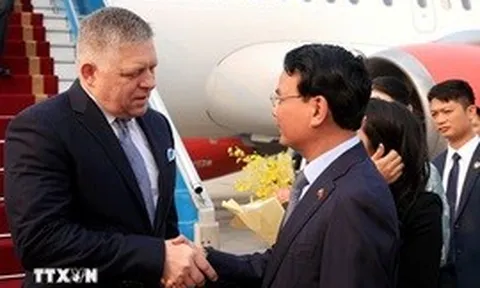 Thủ tướng Cộng hòa Slovakia Robert Fico bắt đầu thăm chính thức Việt Nam