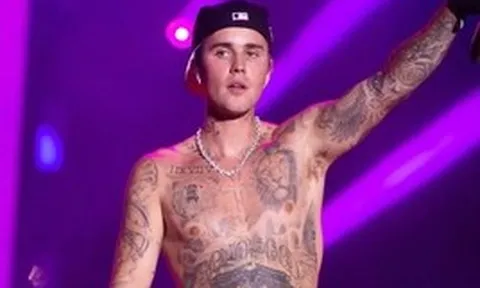 Justin Bieber điên rồ giữa hàng chục nghìn người