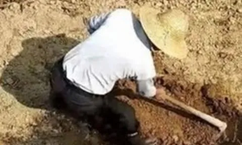 Lão nông báo nhặt được khối đồng cao 19,6cm, hiện trường nhanh chóng bị phong tỏa