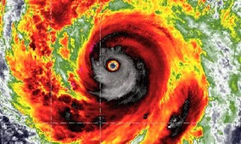 Siêu bão "đặc biệt nguy hiểm" áp sát Bắc Mariana, đe dọa khu vực Tây Thái Bình Dương