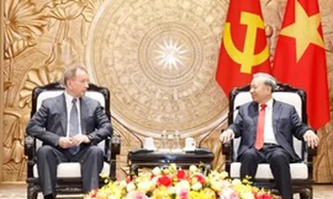 Tổng Bí thư, Chủ tịch nước Tô Lâm tiếp Giám đốc Cơ quan Vệ binh Quốc gia LB Nga