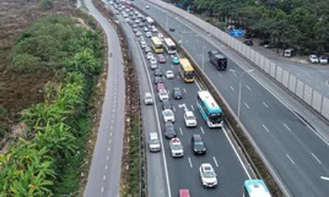 Hà Nội phân luồng giao thông, hướng dẫn di chuyển tránh ùn tắc dịp lễ 30/4 - 1/5