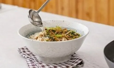 Người đàn ông 55 tuổi ngày nào cũng cho giấm vào đồ ăn, 6 tháng sau khám sức khỏe bác sĩ lo lắng: "Ông đã ăn gì vậy?"