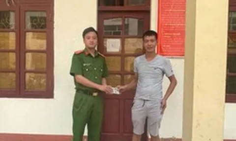 Phát hiện loạt tờ tiền mệnh giá 500K, tổng cộng hơn 97.380.000 đồng nằm chơ vơ trên đường