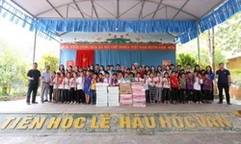 Các nữ sinh Đại Nam viết tiếp hành trình yêu thương giữa núi rừng Hà Giang