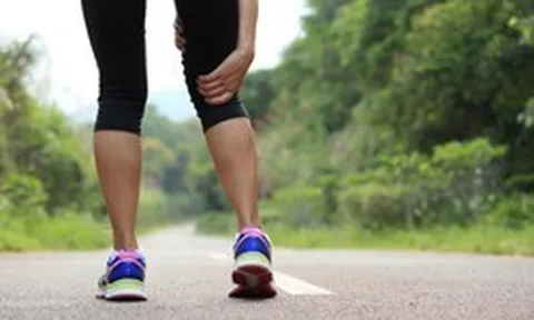 Đi bộ mà thấy 2 dấu hiệu này, cẩn thận kẻo thận đang suy hỏng