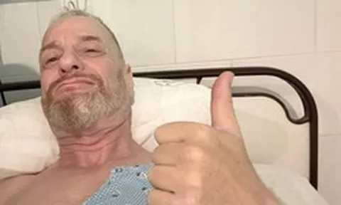 Khách Tây hết lời ca ngợi y tế Việt Nam: Phản ứng của dân mạng mới gây chú ý