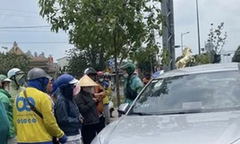 TPHCM: Phát hiện nam tài xế tử vong trong ô tô trên đường Phạm Văn Đồng