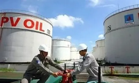 Tiền nhập xăng dầu tăng tới 200% trong nửa đầu tháng 4