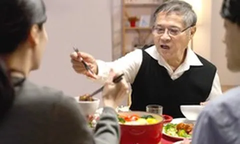 Bố mẹ chồng lên thăm, trước khi về, ông dứt khoát bảo cho chúng tôi mảnh đất 10 tỷ, về mà lấy!