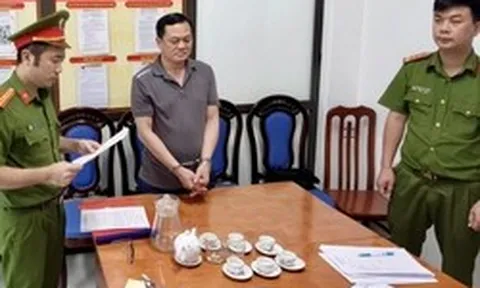 Thi hành lệnh bắt nguyên cán bộ Ủy ban Kiểm tra Tỉnh ủy Bùi Văn Phúc