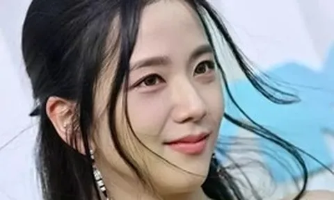 Jisoo (BlackPink) lao đao