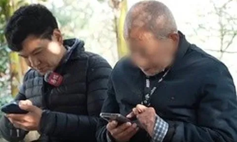 Chàng trai nhận lương 19 triệu để ‘làm cháu toàn thời gian’ cho cụ già 91 tuổi