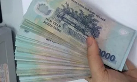 Phát hiện 192 tờ tiền mệnh giá 500K nằm chơ vơ ở khay tiền của cây ATM MB Bank