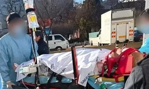 Tình trạng nam ca sĩ rơi từ sân thượng tầng 3 xuống đất