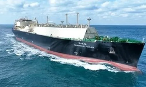 Lần đầu sau 2 tháng căng thẳng, chuyến hàng đầy tải âm thầm vượt Hormuz dưới 'chế độ ẩn danh' hướng thẳng tới một quốc gia châu Á