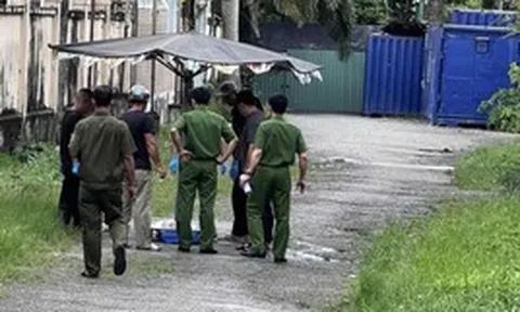 Đau lòng: Bé gái sơ sinh bị bỏ trong túi nilon ở TP.HCM