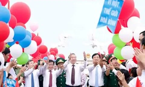 Tổng Bí thư, Chủ tịch nước dự Lễ Thượng cờ "Thống nhất non sông"