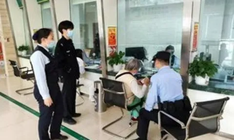 Tài khoản có 300 giao dịch tới 5 tỷ đồng nhưng không có nội dung chuyển: Công an điều tra người phụ nữ sinh năm 1954