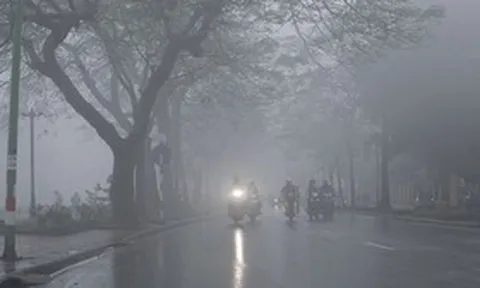 Miền Bắc liên tiếp đón không khí lạnh, trời mưa dông trở lại, đề phòng lốc sét, mưa đá
