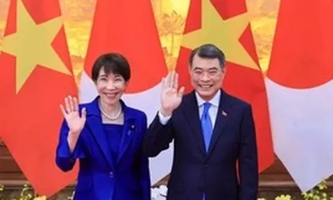 Thủ tướng Nhật Bản ví Việt Nam như ‘rồng bay lên'