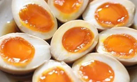 Người đàn ông 35 tuổi ăn 50 quả trứng lòng đào trong nửa tháng để kiểm soát cân nặng: Bác sĩ cảnh báo!